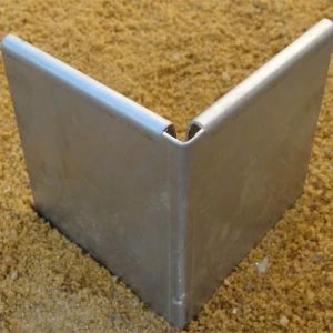 Angle pour bordure plane ou équerre en acier galvanisé - Ep. 1,5mm