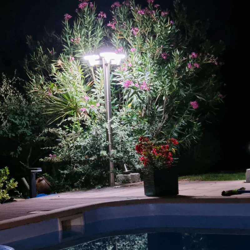 Lampadaire solaire Timéo à télécommande - 199cm